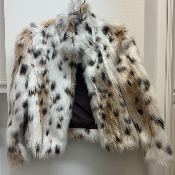 Spotted Faux Fur Coat - Picture 5 of 6